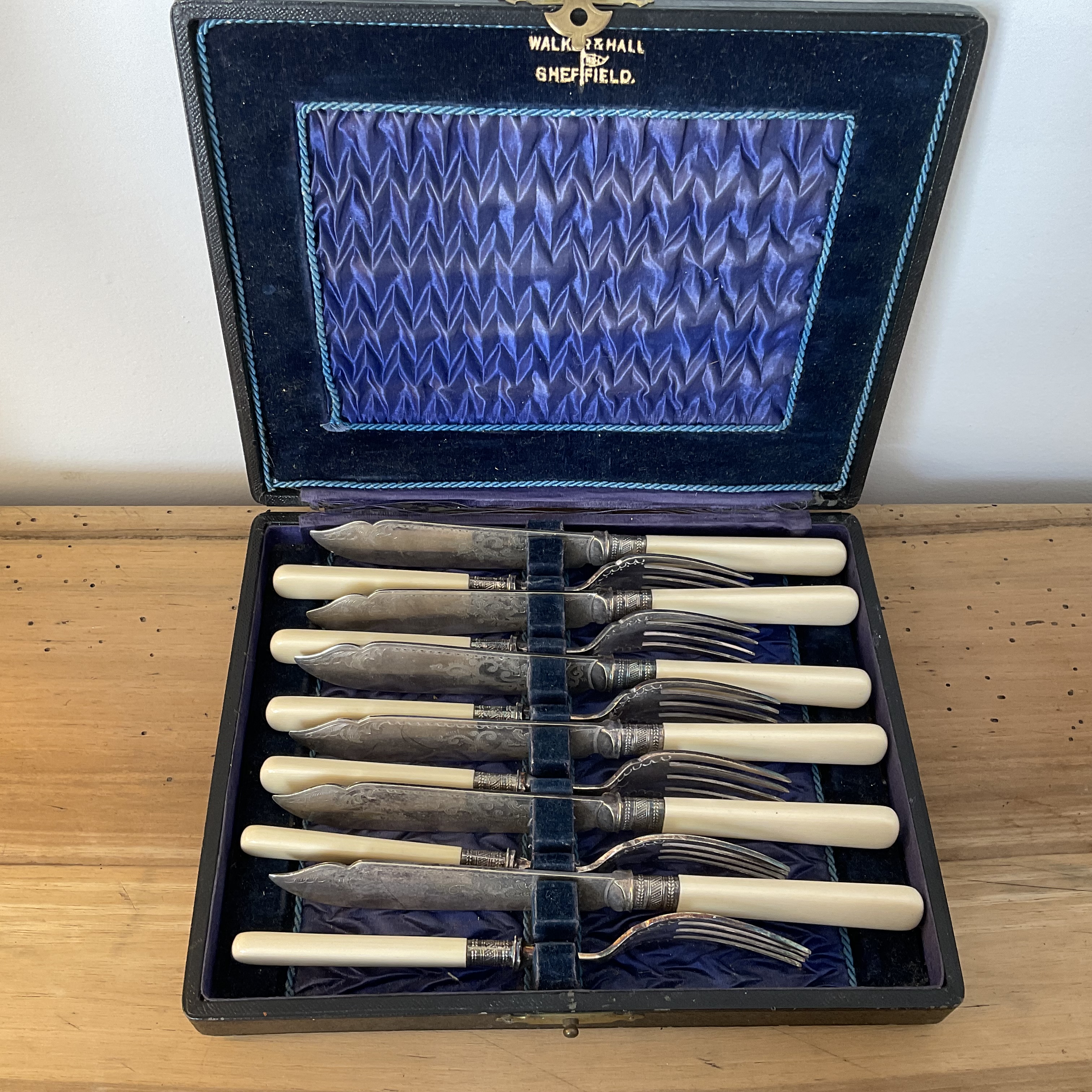 Walker &Hall Sheffield Fish Knife and Fork Set